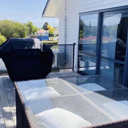 “Henderson Dream Guest House” Auckland Esterno foto