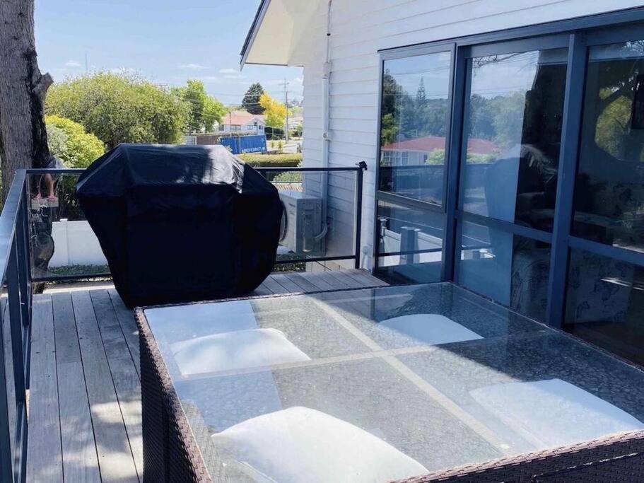 “Henderson Dream Guest House” Auckland Esterno foto